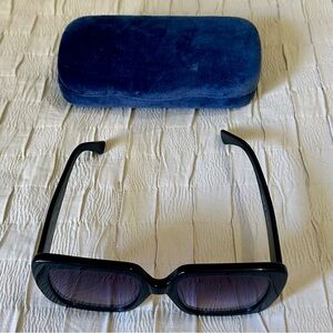 Gucci GG0418S Black Sunglasses With Case